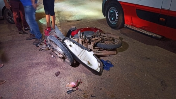 Motociclista fica gravemente ferido após motorista fazer conversão na Vila Betel